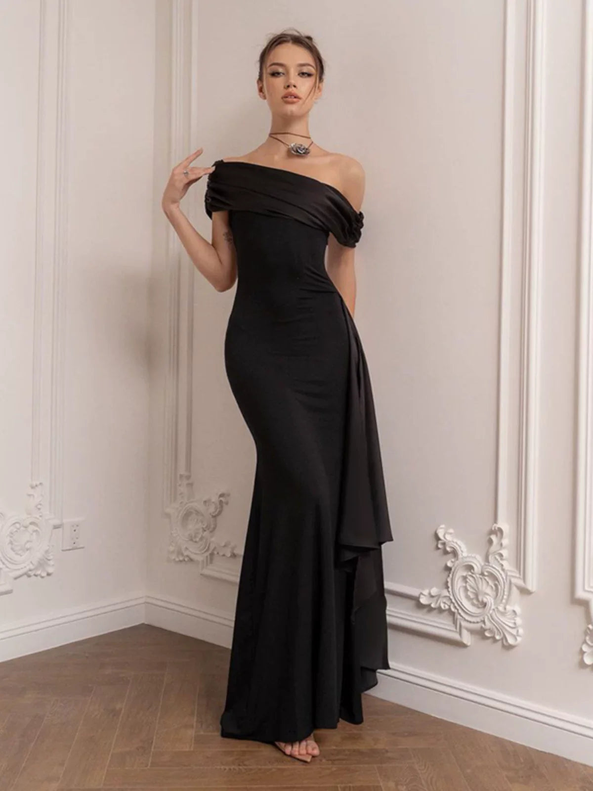 Xmzty | European-American One-Shoulder Black Evening Dress for Women, Long Slim Dinner Party Gown