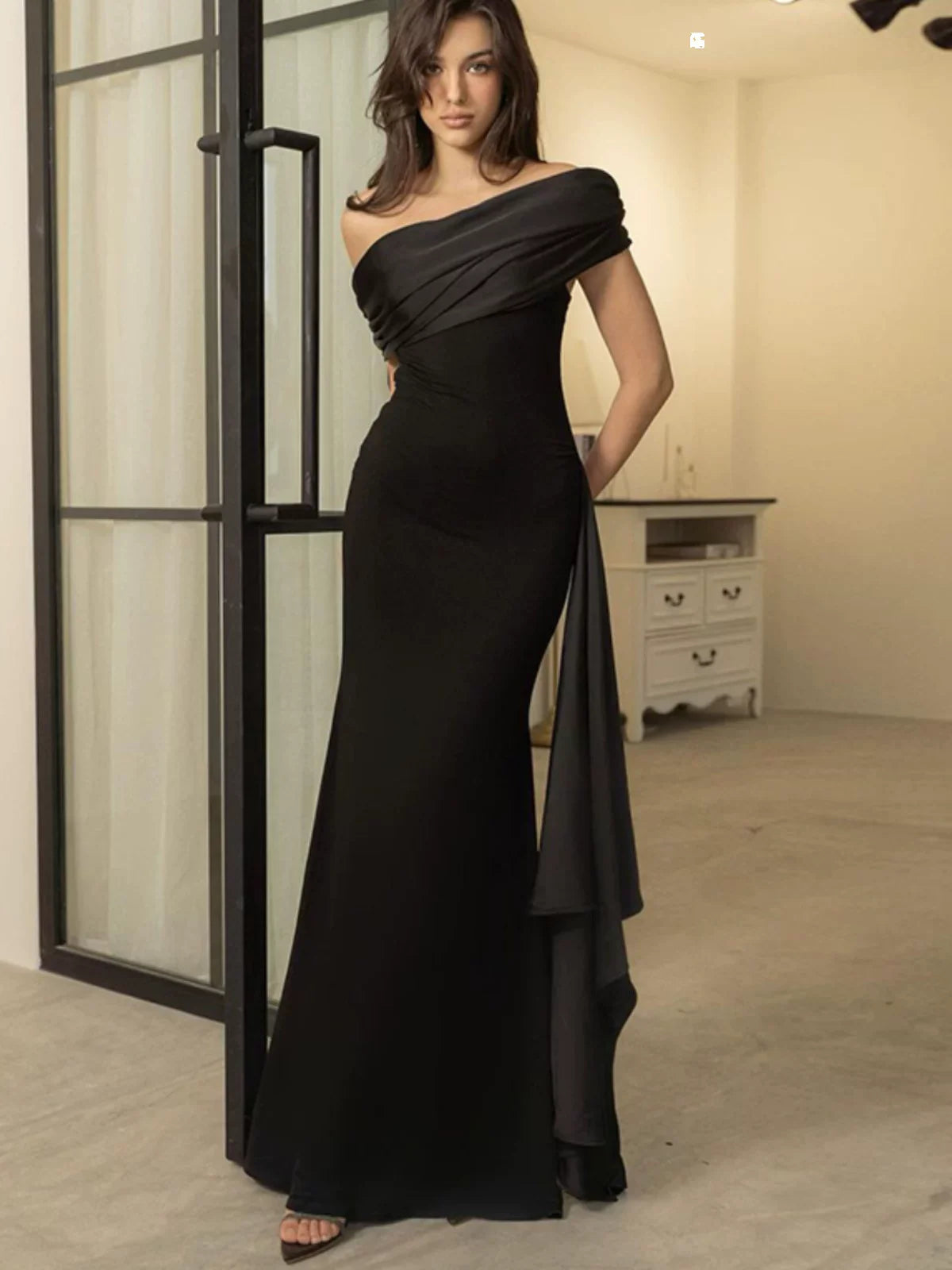 Xmzty | European-American One-Shoulder Black Evening Dress for Women, Long Slim Dinner Party Gown